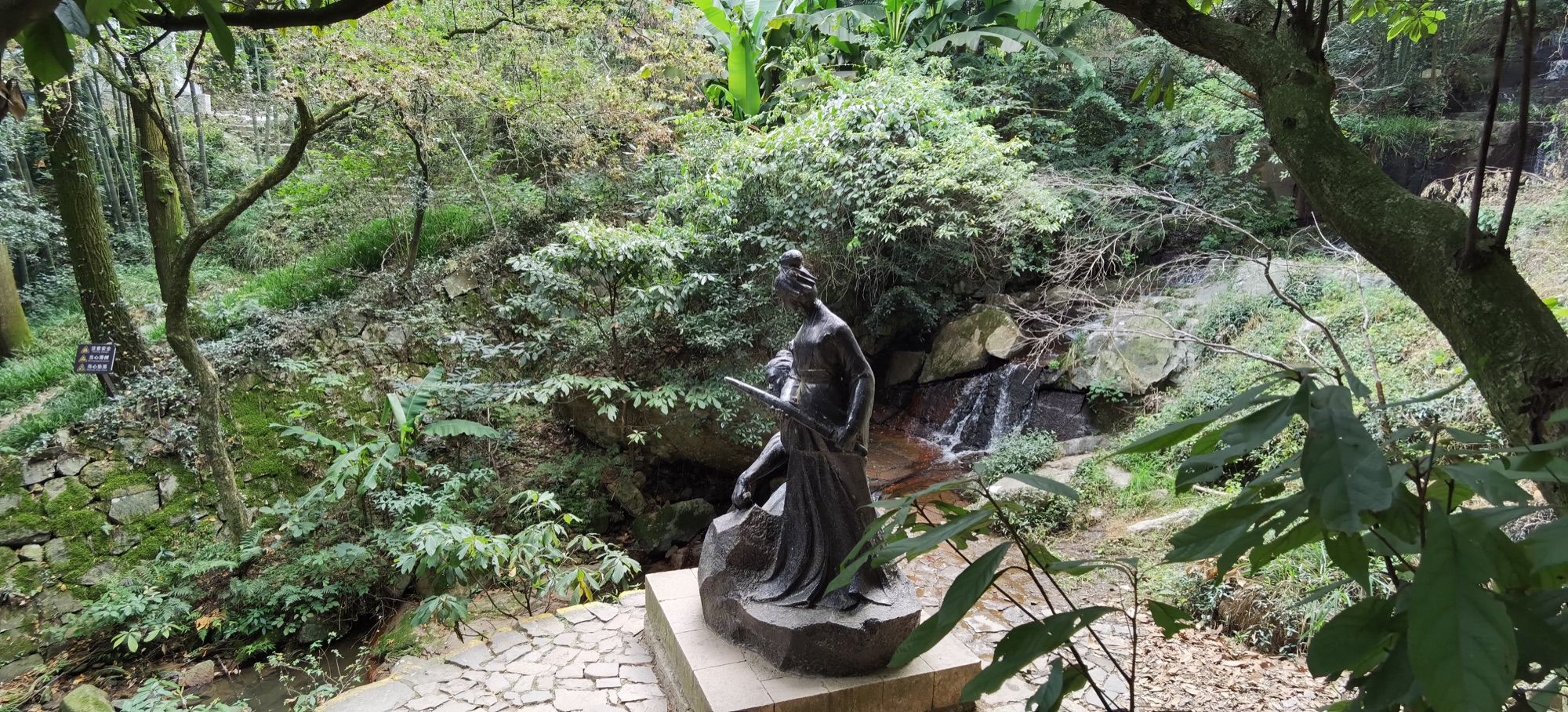 干将莫邪像
