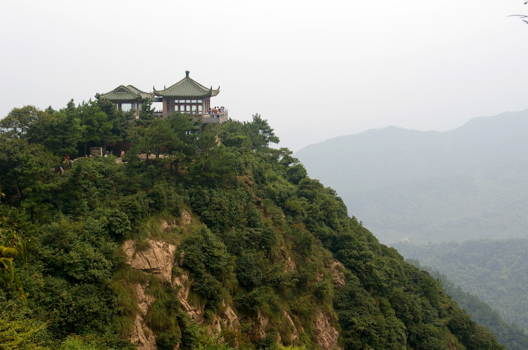 山上亭台